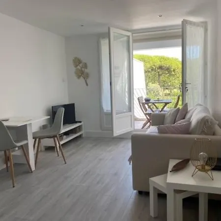 Appt 4 Personnes Terrasse Et Parking Prive Lägenhet La Grande Motte